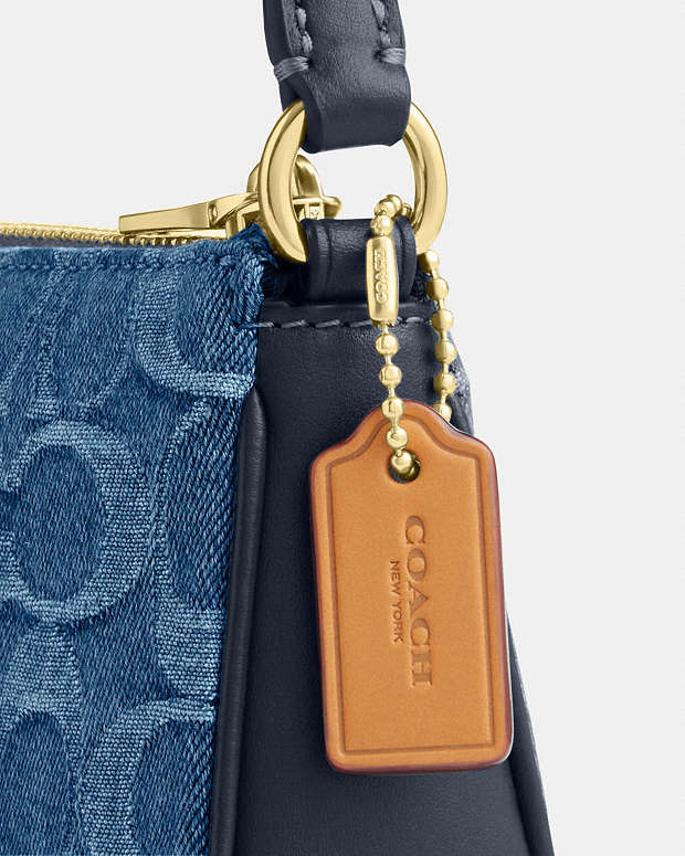 Nolita 19 en Denim Exclusif